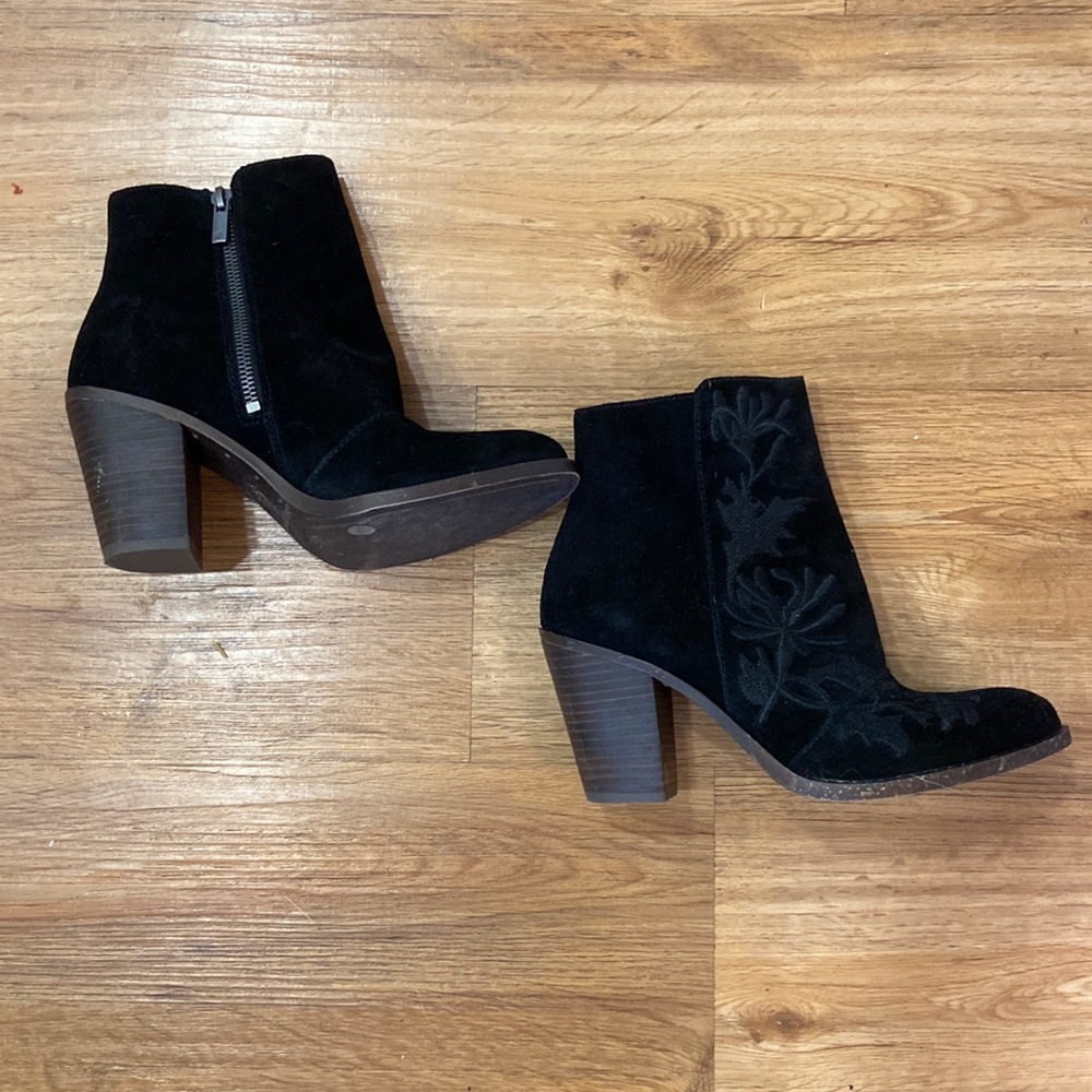 Lucky brand black booties NWOT